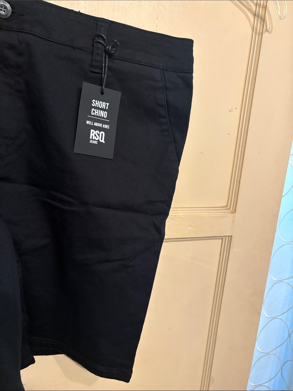 RSQ Men’s Black Flat Front Chino Shorts